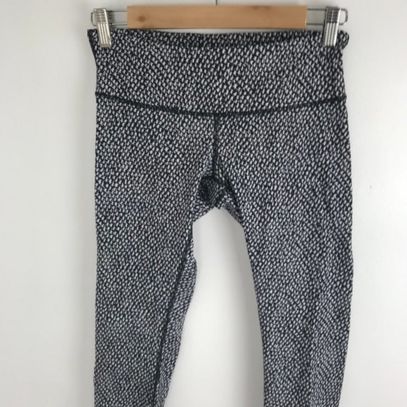 Lululemon Wunder Under Crop III Scatter Star Crops - Picture 1 of 6